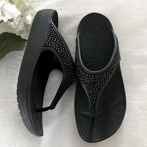 Crocs Platform Beaded Thong Sandal Sz 9